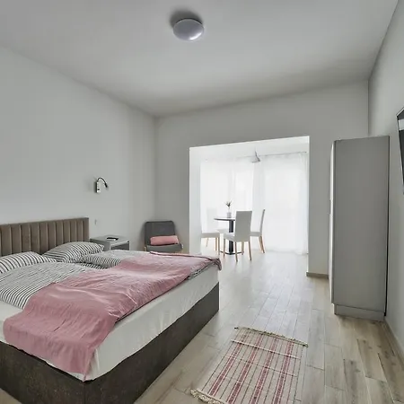 Apartman Oliver 2 *