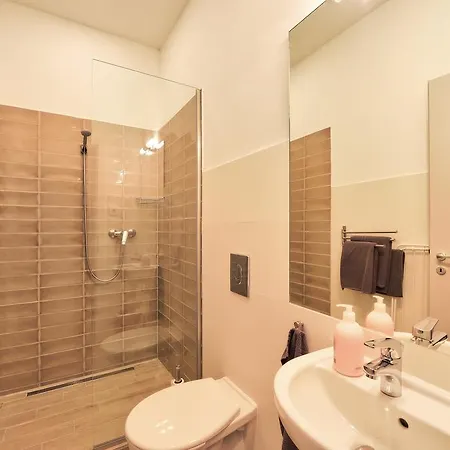 Apartman Oliver 2 *