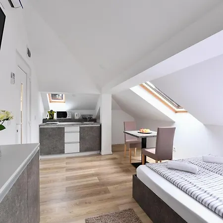 Oliver 2 Apartman *